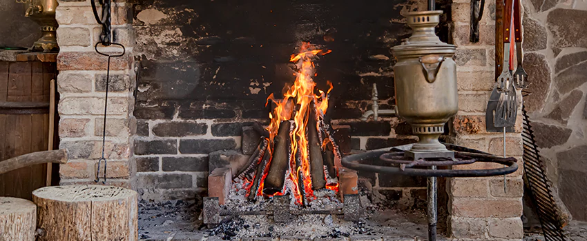 Traditional Fireplace Design Refurbishment Costs in Racine, Quebec